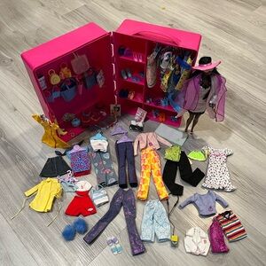 Mattel vintage pink‎ 2000 Fashion Wardrobe Set with Accessories
